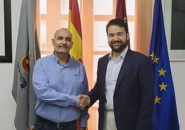 Julio García Cegarra, nuevo director del Festival Cante de las Minas, y Joaquín Zapata, presidente de la Fudación Cante de las Minas.