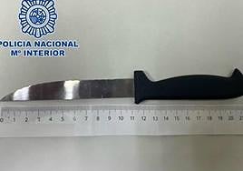 El cuchillo de grandes dimensiones que portaba el ladrón.