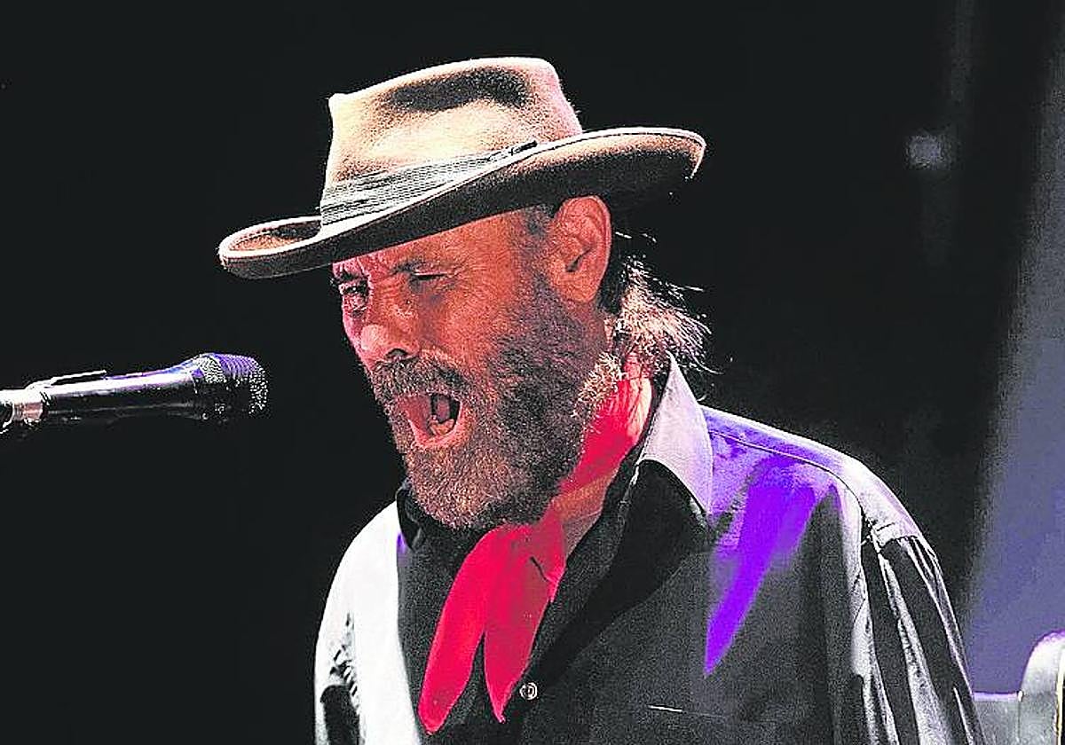 El Cabrero en una actuación en el Cante de las Minas de La Unión.