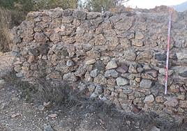 Vista de una de las construcciones que aún se conervan del castillo