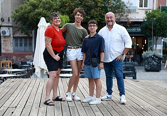 Un diálogo intergeneracional: Eme Fuentes, La Yelo, Daniel Bernal y Diego Reina, esta semana en la Plaza de la Tolerancia, en Murcia