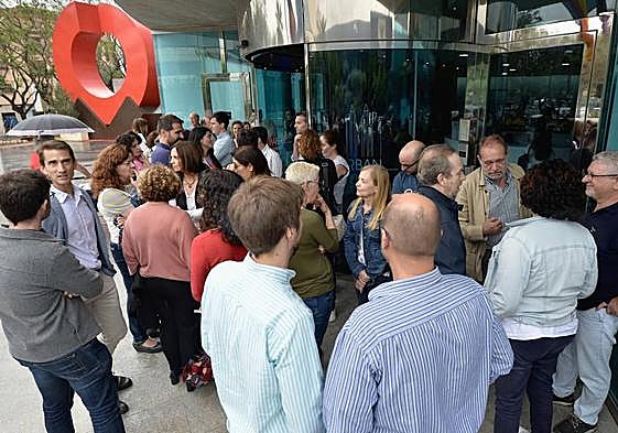 Concentración de los inspectores de Trabajo, el pasado 7 de junio, a las puertas de sus oficinas en Murcia.