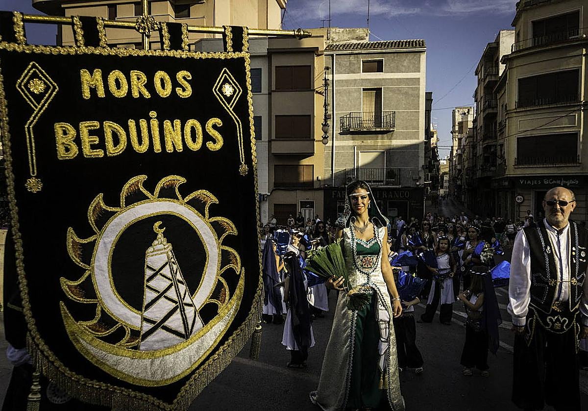 Ofrenda de flores de los Moros y Cristianos de Orihuela, en una imagen de archivo.