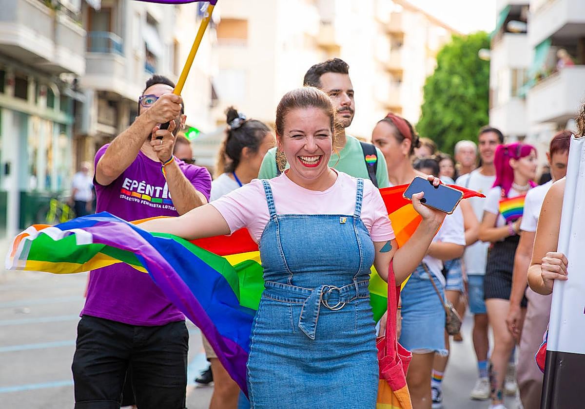 El Orgullo protesta contra la entrada de la ultraderecha en el gobierno de Orihuela