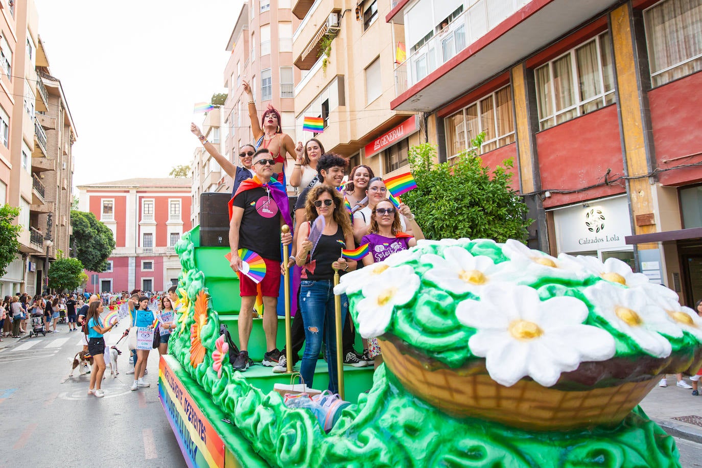 El Orgullo protesta contra la entrada de la ultraderecha en el gobierno de Orihuela