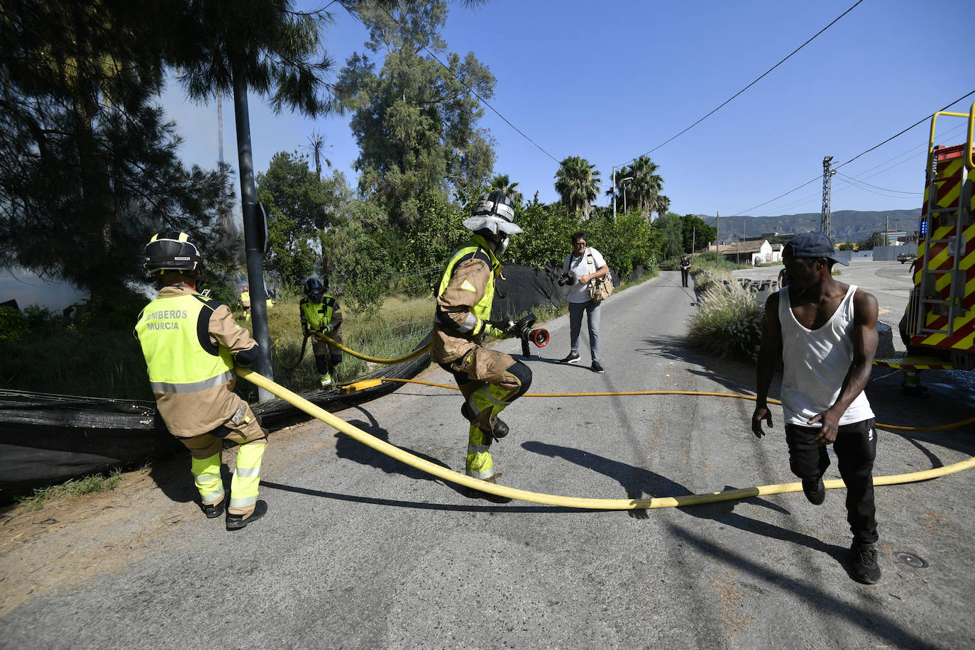 Un incendio en el poblado chabolista de La Fica alerta a los bomberos