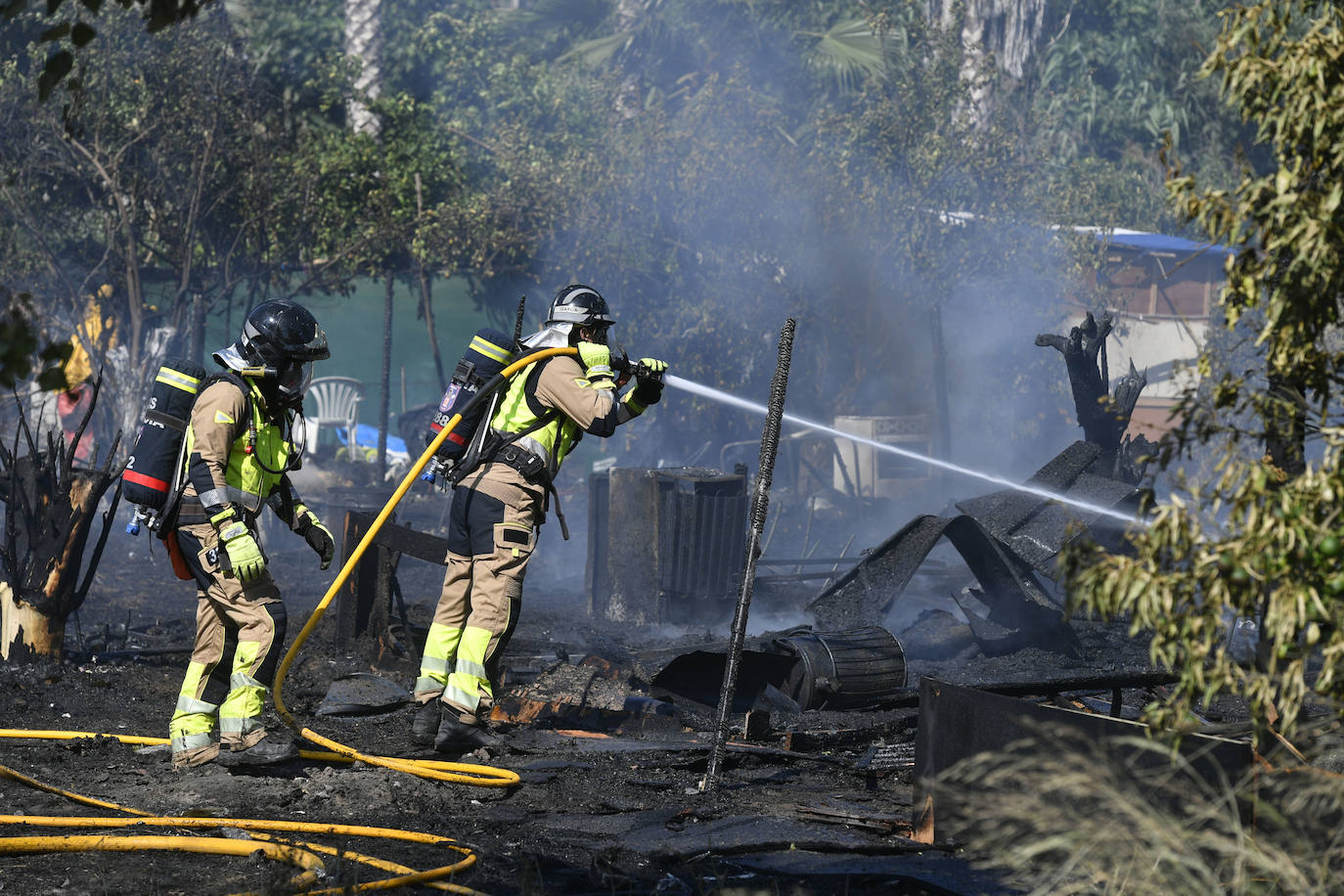 Un incendio en el poblado chabolista de La Fica alerta a los bomberos