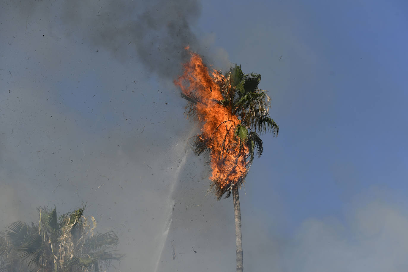 Un incendio en el poblado chabolista de La Fica alerta a los bomberos