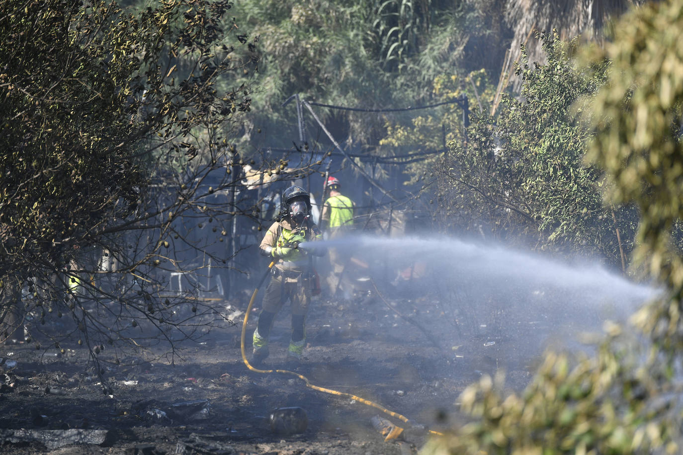 Un incendio en el poblado chabolista de La Fica alerta a los bomberos