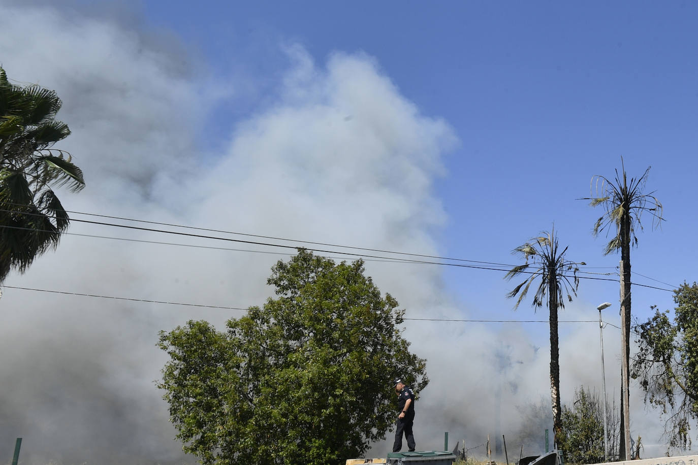 Un incendio en el poblado chabolista de La Fica alerta a los bomberos