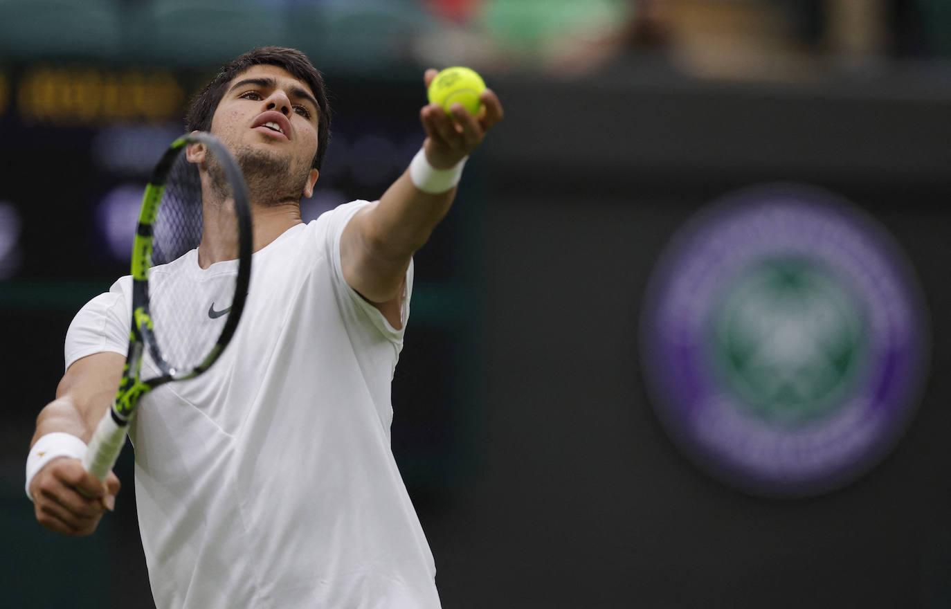 Alcaraz despega en Wimbledon