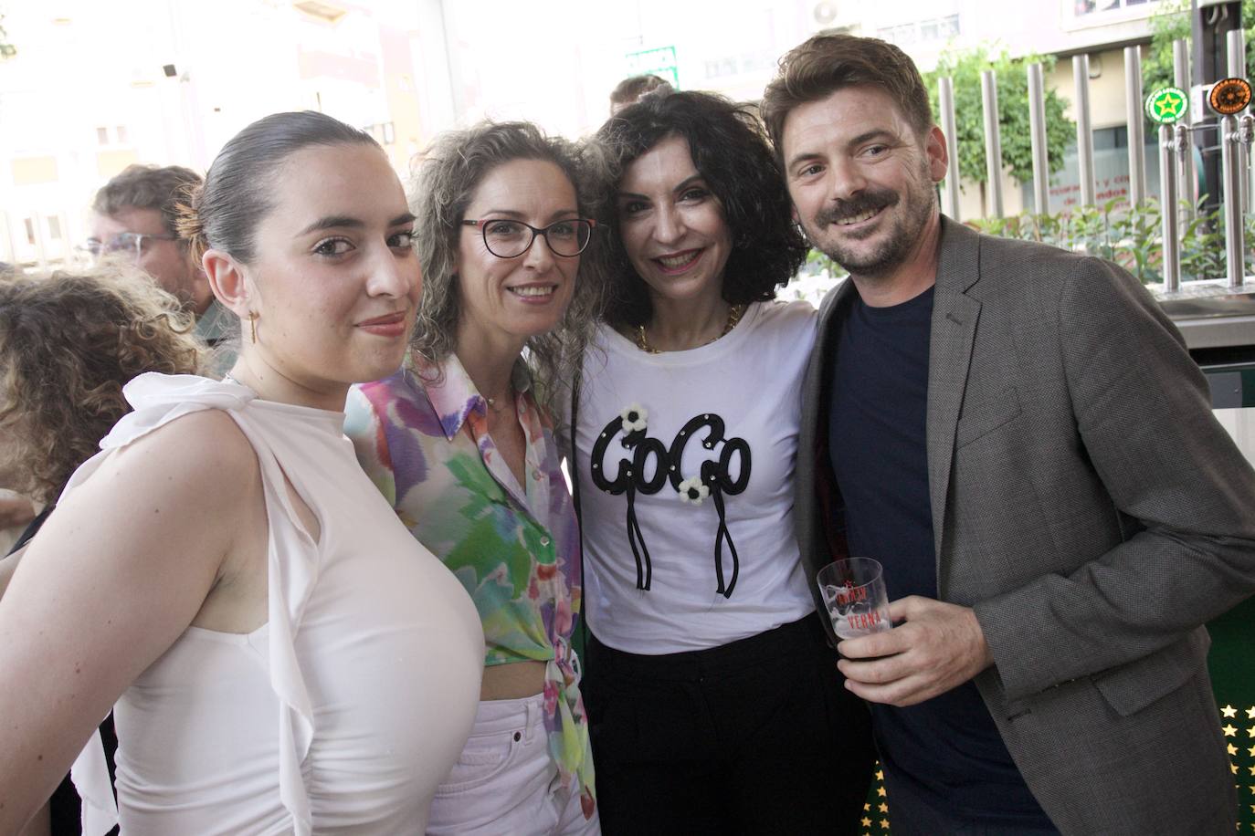 Subasta benéfica de arte, en imágenes