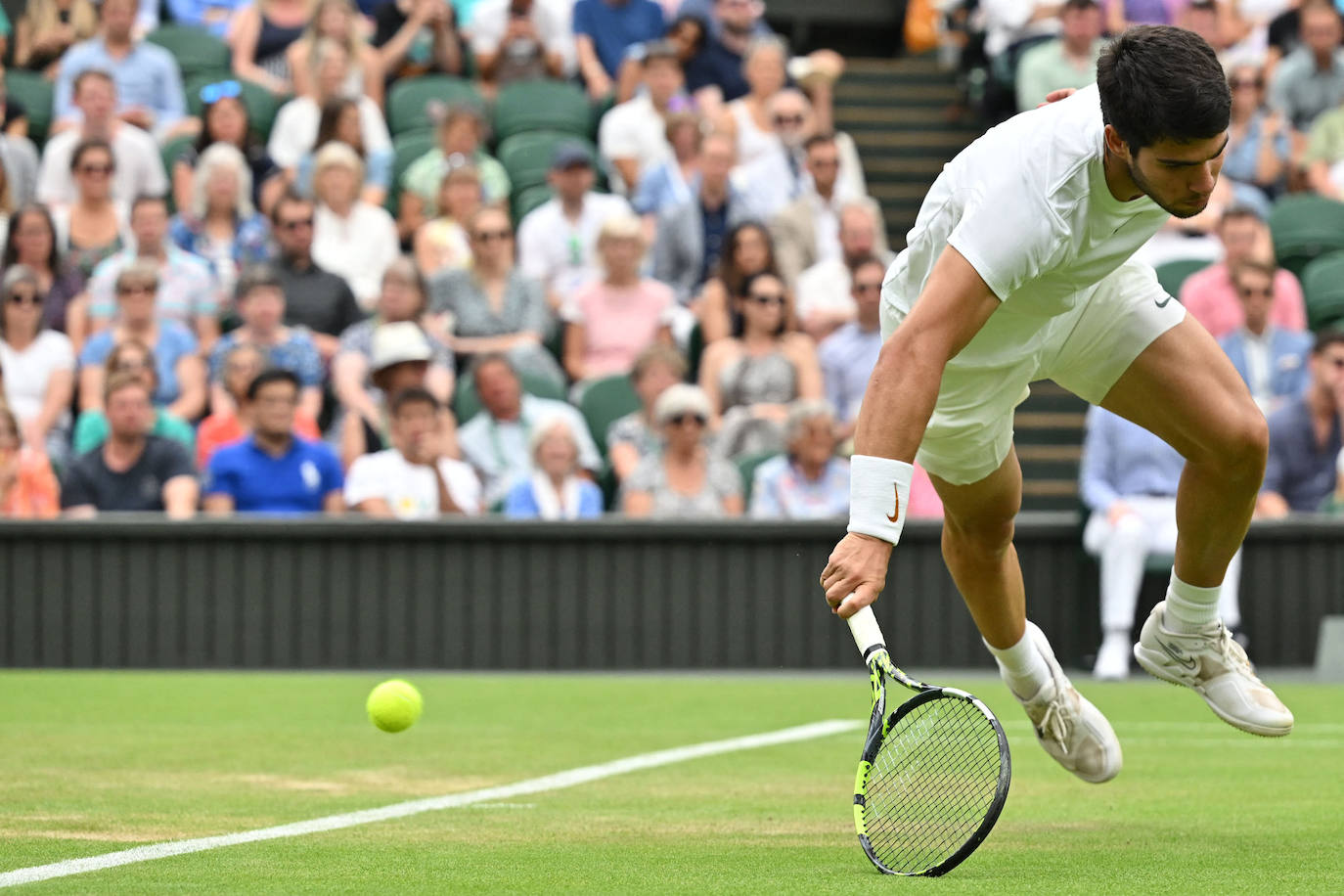 El partido entre Carlos Alcaraz y Jarry en Wimbledon, en imágenes