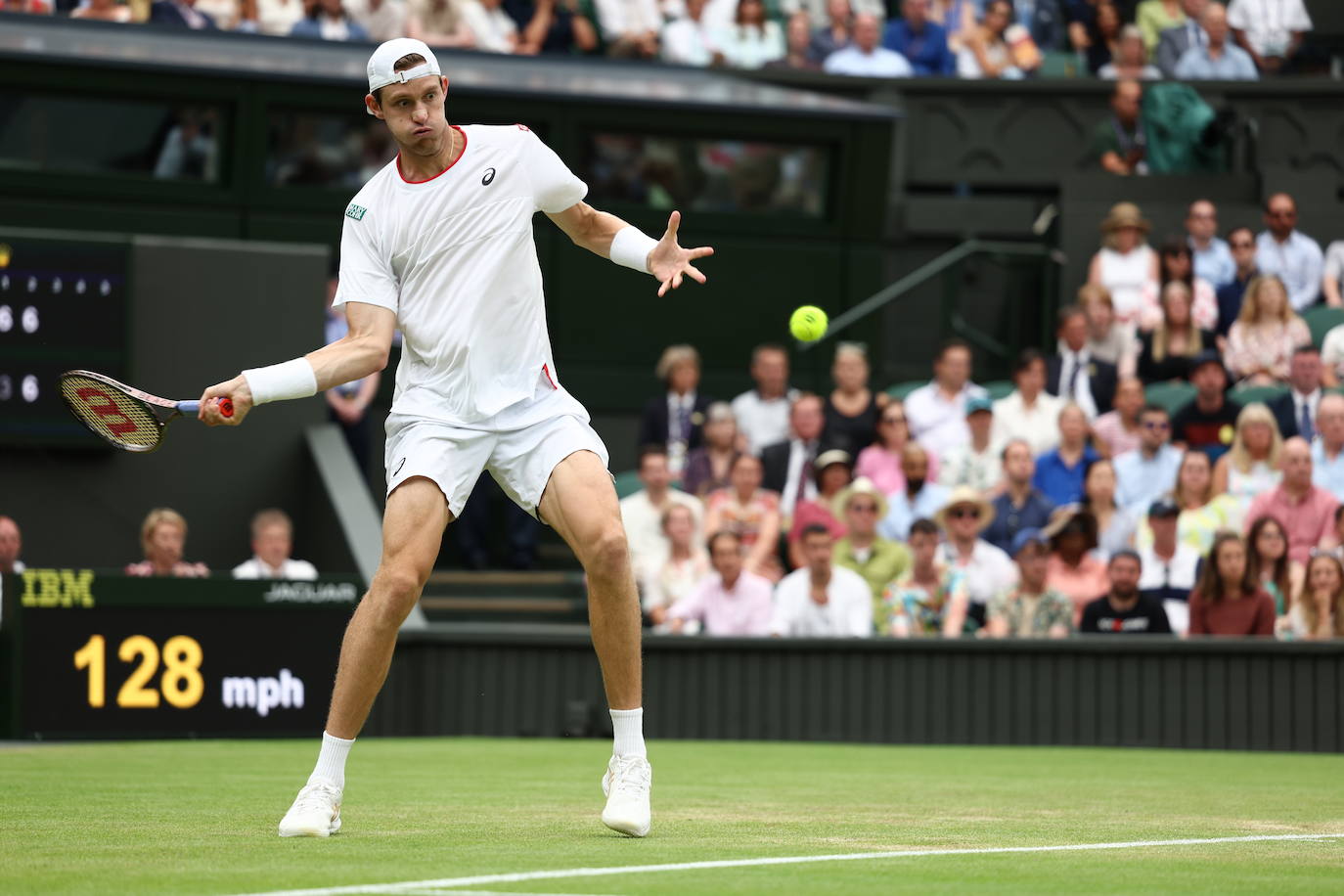 El partido entre Carlos Alcaraz y Jarry en Wimbledon, en imágenes