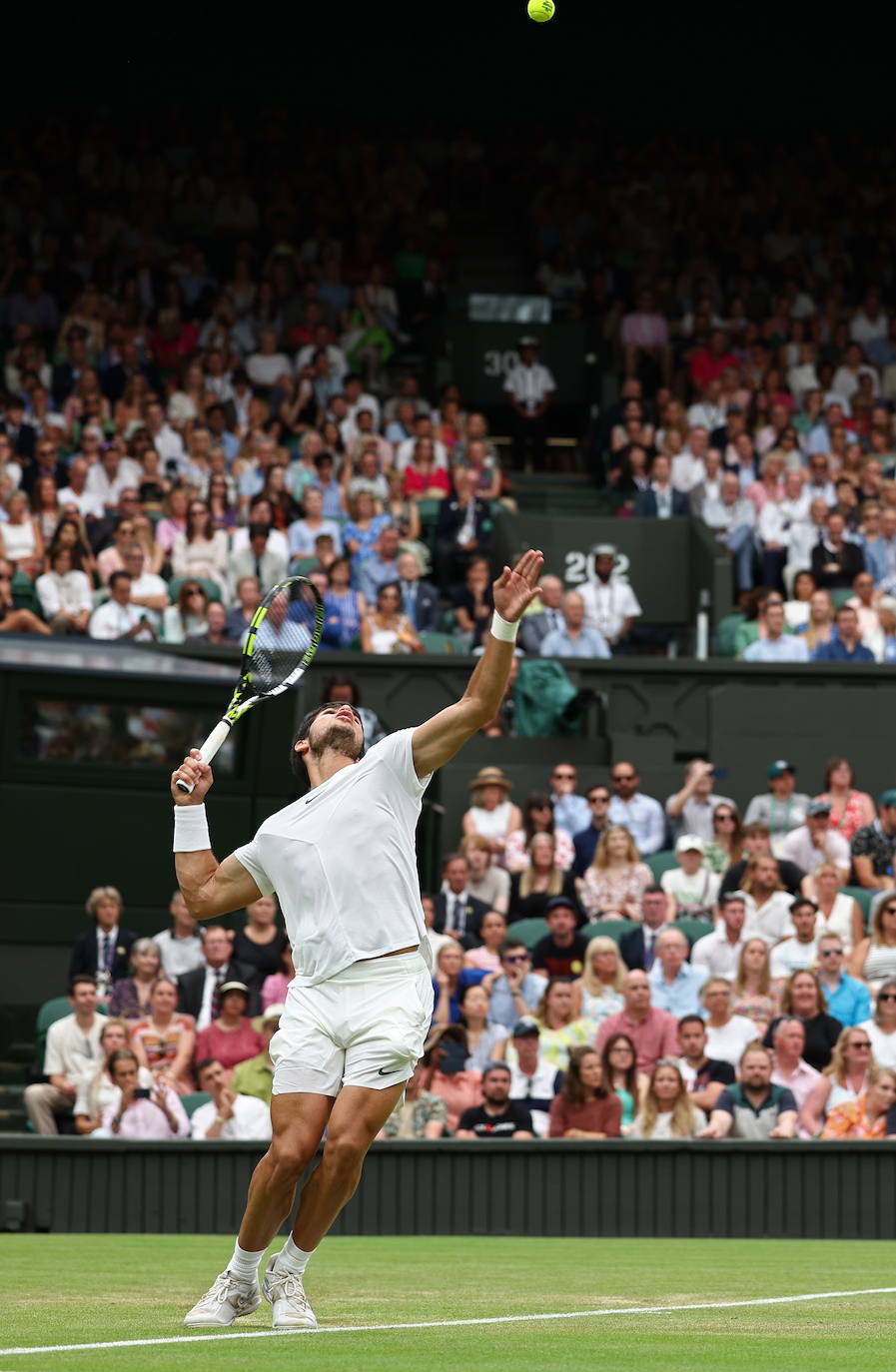 El partido entre Carlos Alcaraz y Jarry en Wimbledon, en imágenes