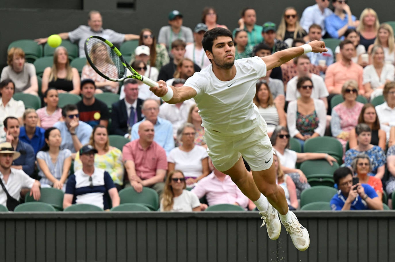 El partido entre Carlos Alcaraz y Jarry en Wimbledon, en imágenes