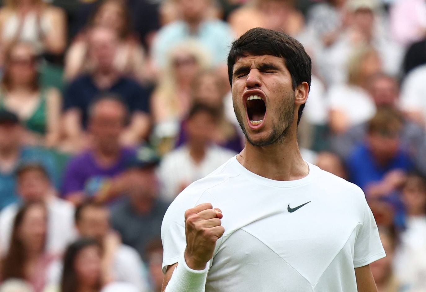 El partido entre Carlos Alcaraz y Jarry en Wimbledon, en imágenes