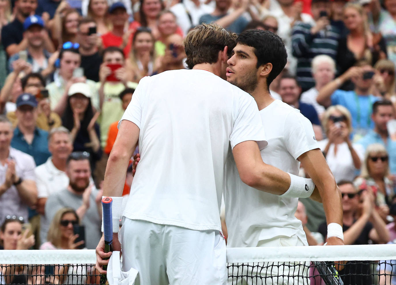 El partido entre Carlos Alcaraz y Jarry en Wimbledon, en imágenes