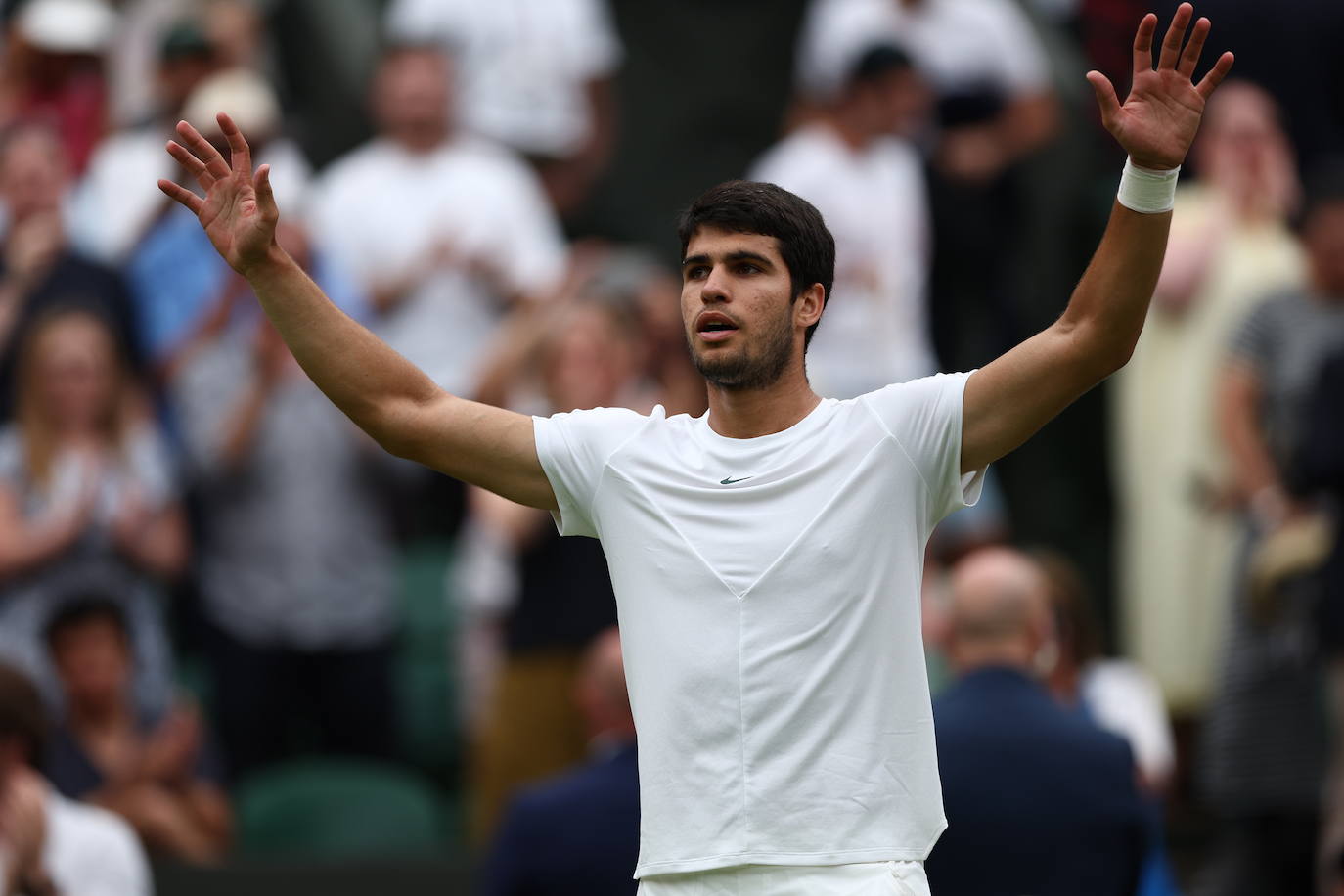 El partido entre Carlos Alcaraz y Jarry en Wimbledon, en imágenes