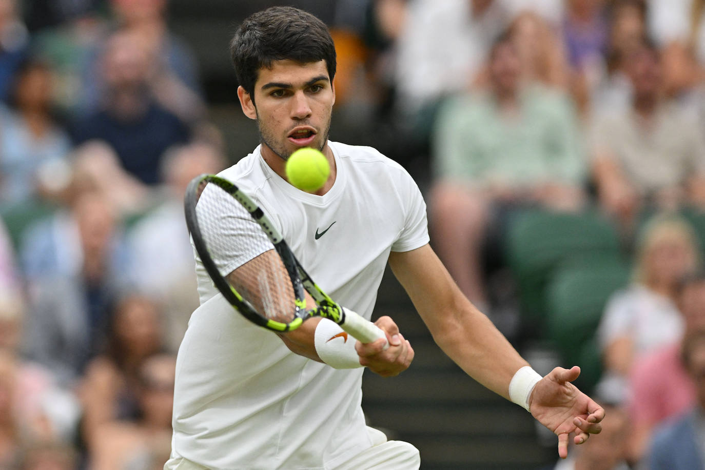 El partido entre Carlos Alcaraz y Jarry en Wimbledon, en imágenes