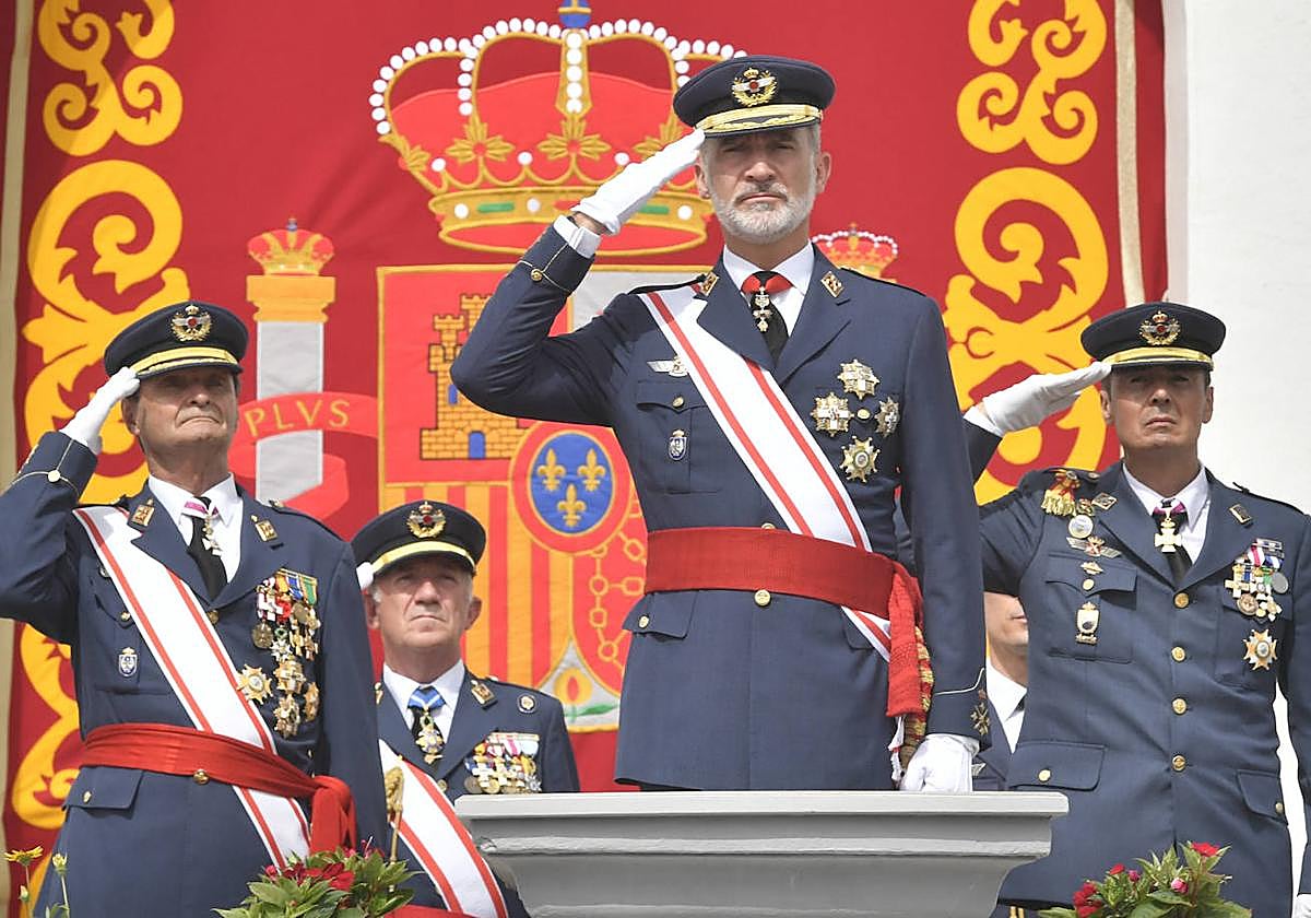 Visita de Felipe VI a la Academia General del Aire, en imágenes
