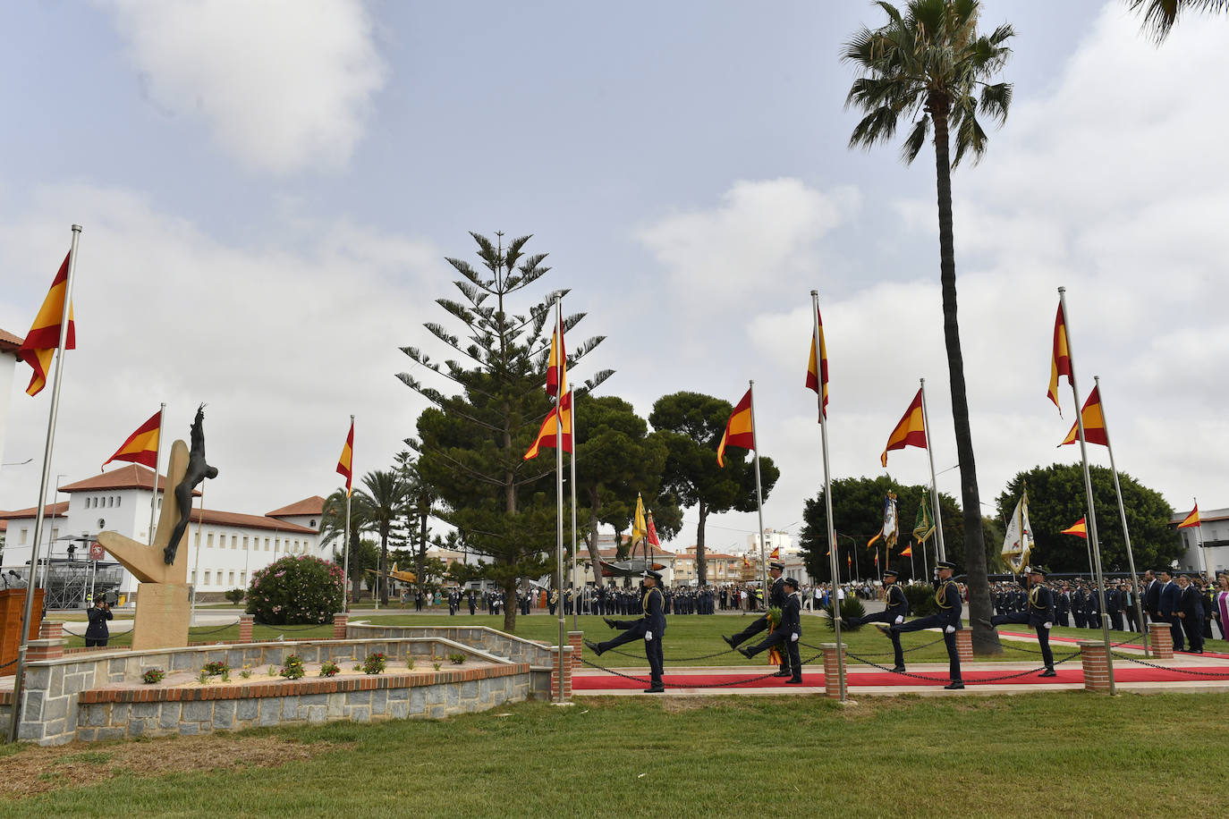 Visita de Felipe VI a la Academia General del Aire, en imágenes