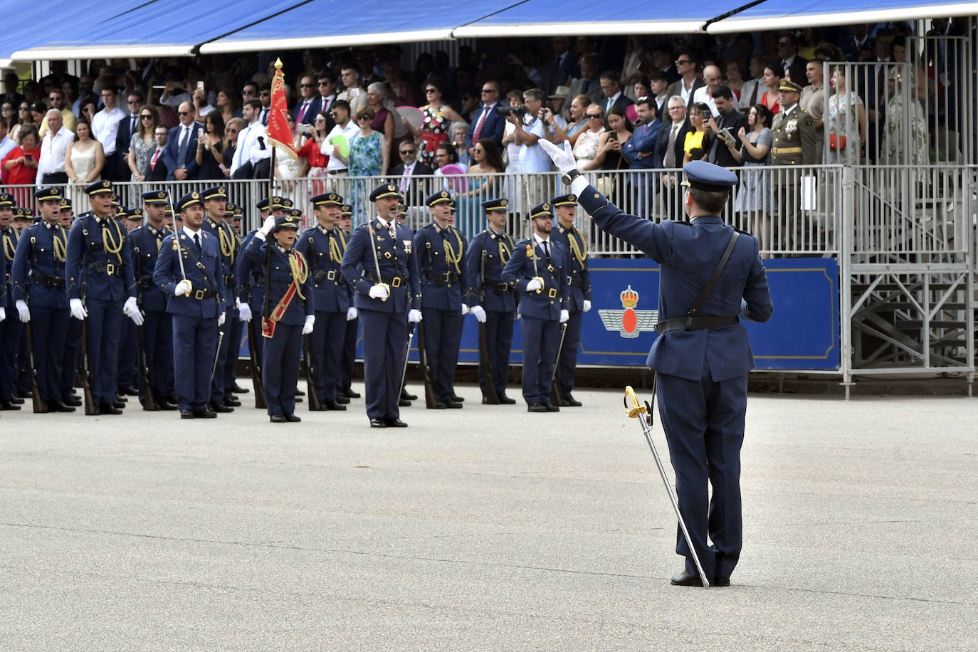 Visita de Felipe VI a la Academia General del Aire, en imágenes