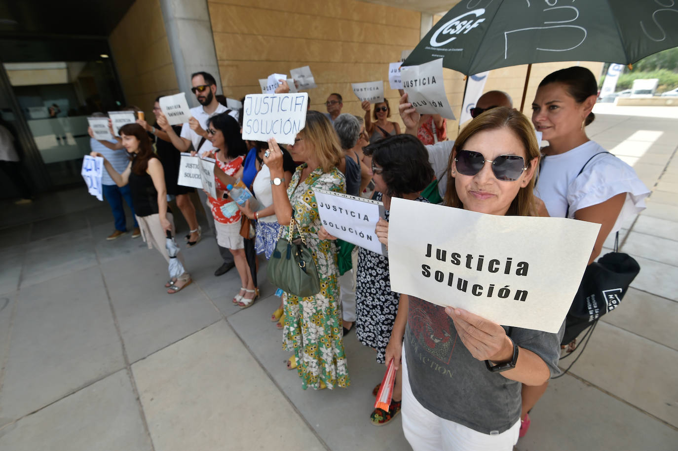 Feijóo lleva su campaña electoral a Murcia, arropado por Aznar y López Miras