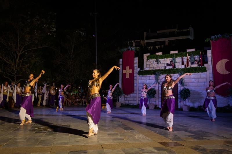 Teodomiro entrega el castillo y la Armengola lo reconquista