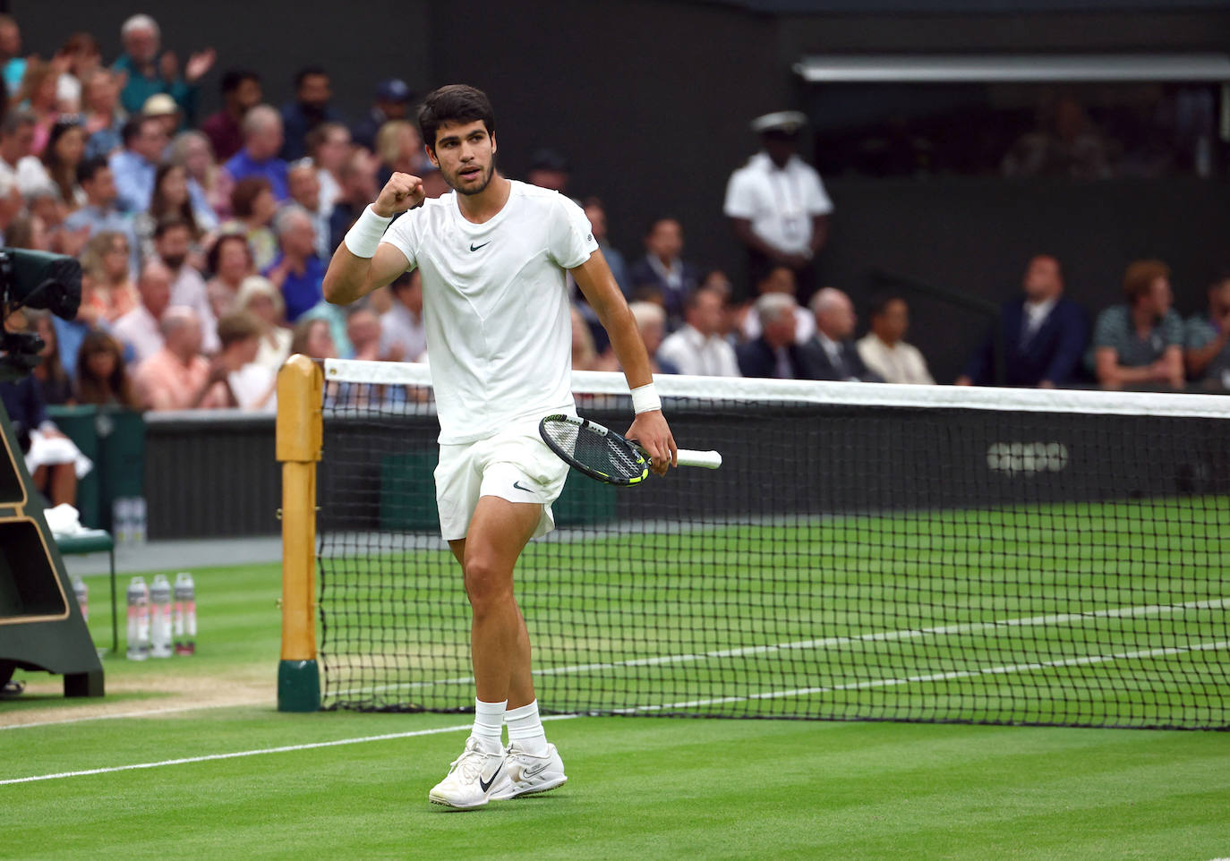 Alcaraz se da un festín y jugará su primera final de Wimbledon