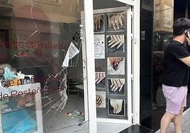 La luna del comercio destrozada.