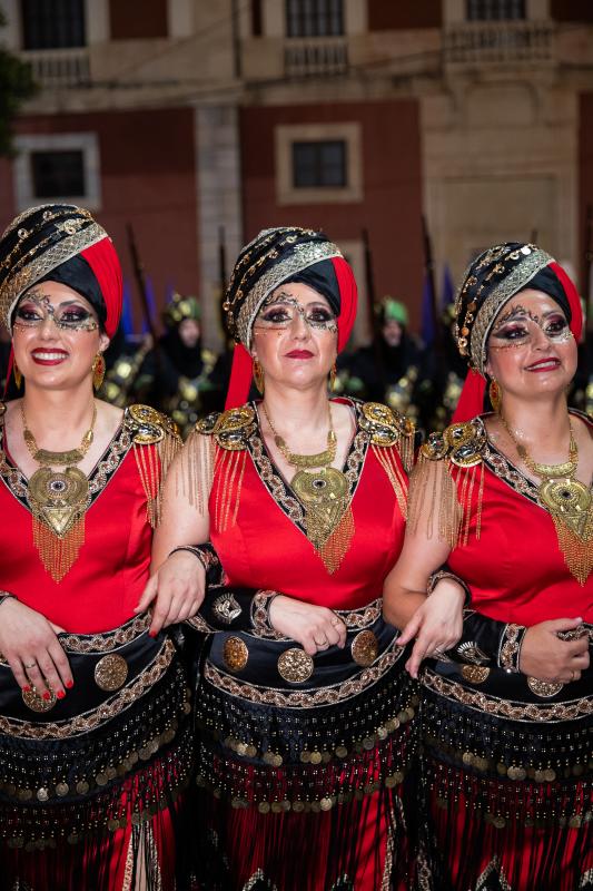 Así fue el desfile de entrada mora