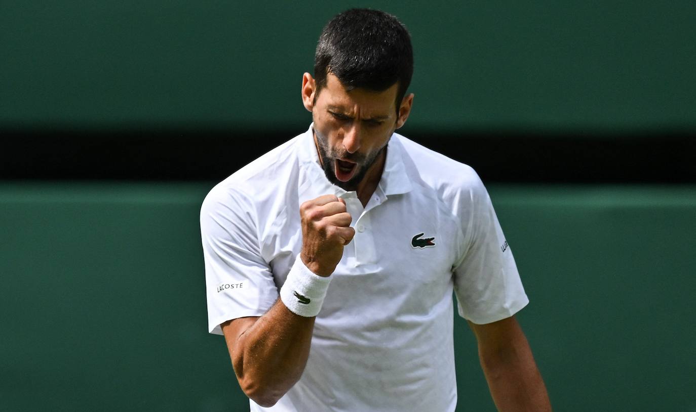 La final de Wimbledon entre Carlos Alcaraz y Novak Djokovic, en imágenes