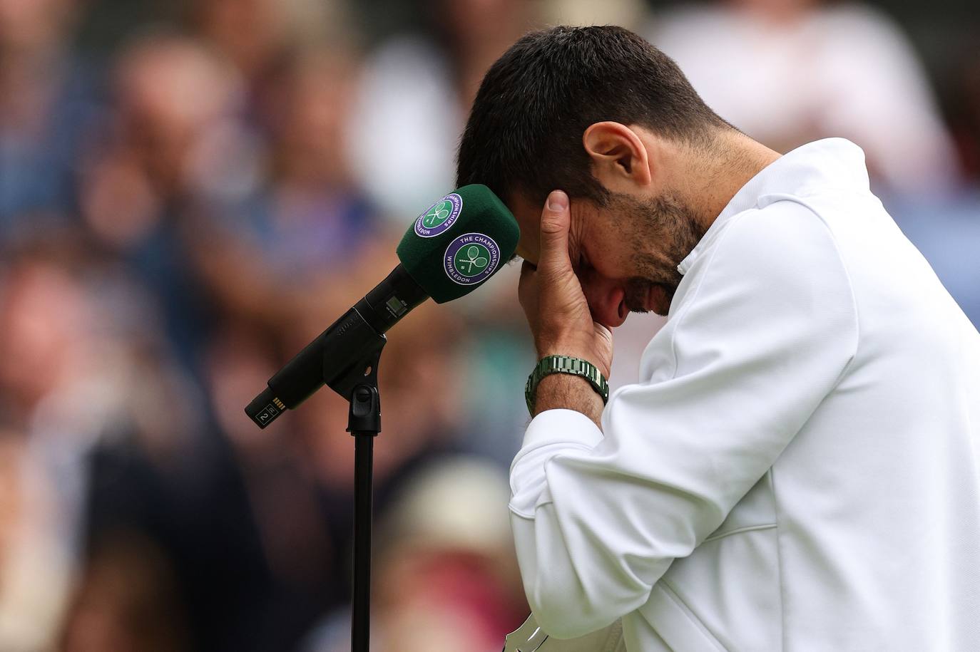 La final de Wimbledon entre Carlos Alcaraz y Novak Djokovic, en imágenes