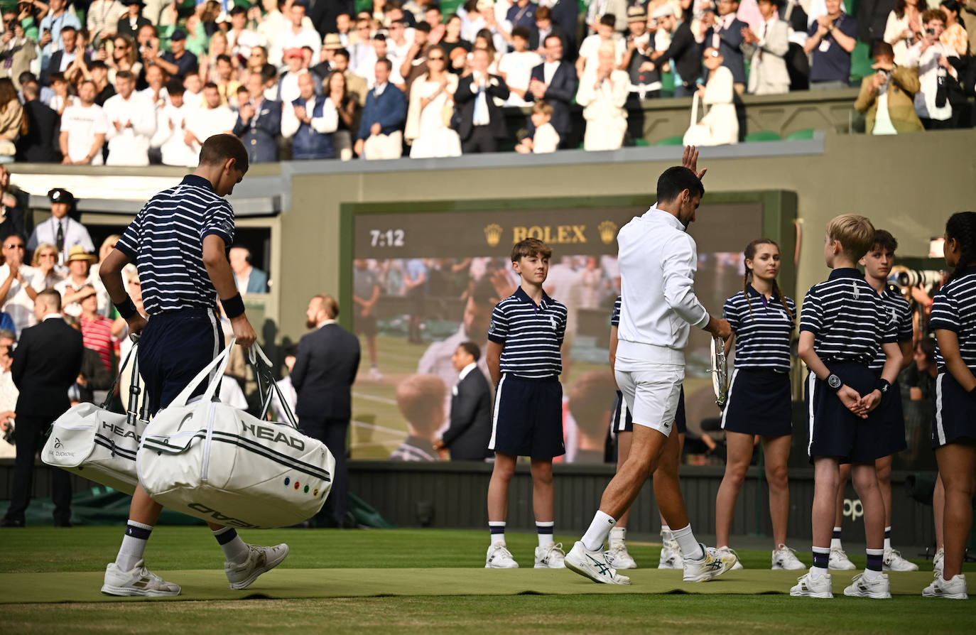 La final de Wimbledon entre Carlos Alcaraz y Novak Djokovic, en imágenes