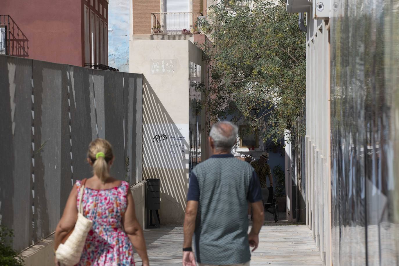 Vecinos del centro de Cartagena alertan de la suciedad en calles muy turísticas