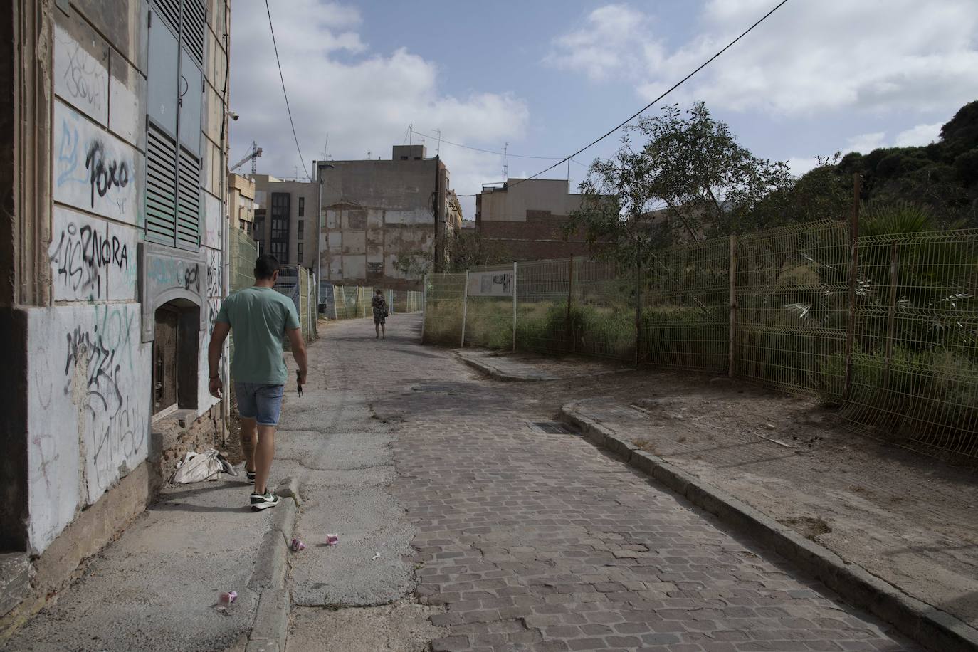 Vecinos del centro de Cartagena alertan de la suciedad en calles muy turísticas