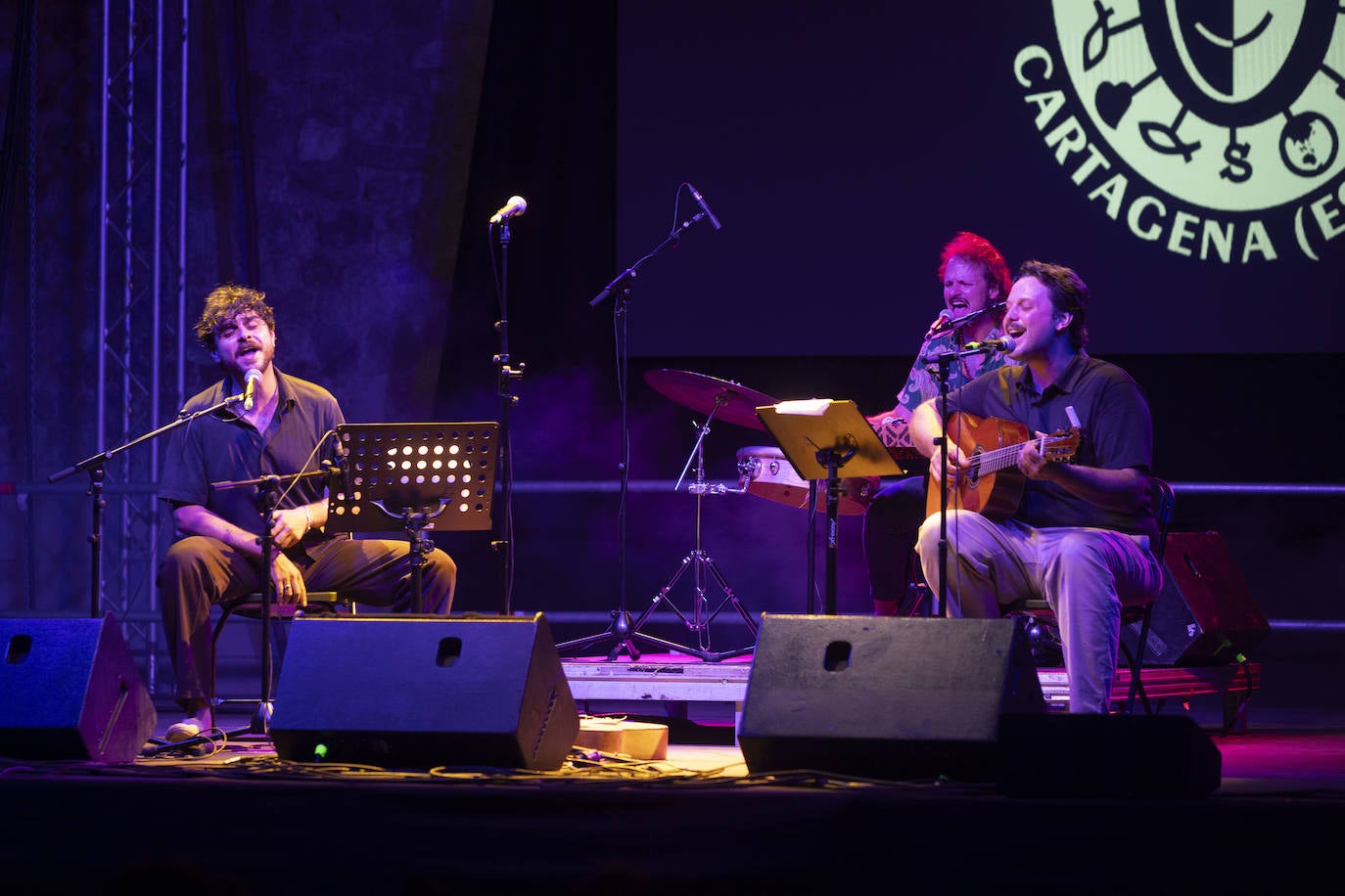 En el tributo 'Yo no canto por cantar. 50 años sin Víctor Jara' actuaron Valeria Castro, Isaac et Nora, Muerdo, Club del Río, Luis Pastor, Emilia y Pablo y Luis Barría.