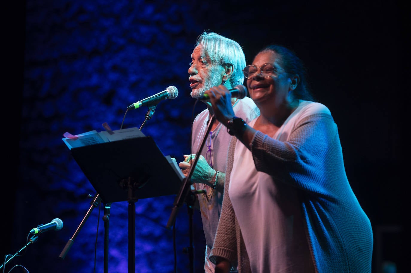 En el tributo 'Yo no canto por cantar. 50 años sin Víctor Jara' actuaron Valeria Castro, Isaac et Nora, Muerdo, Club del Río, Luis Pastor, Emilia y Pablo y Luis Barría.