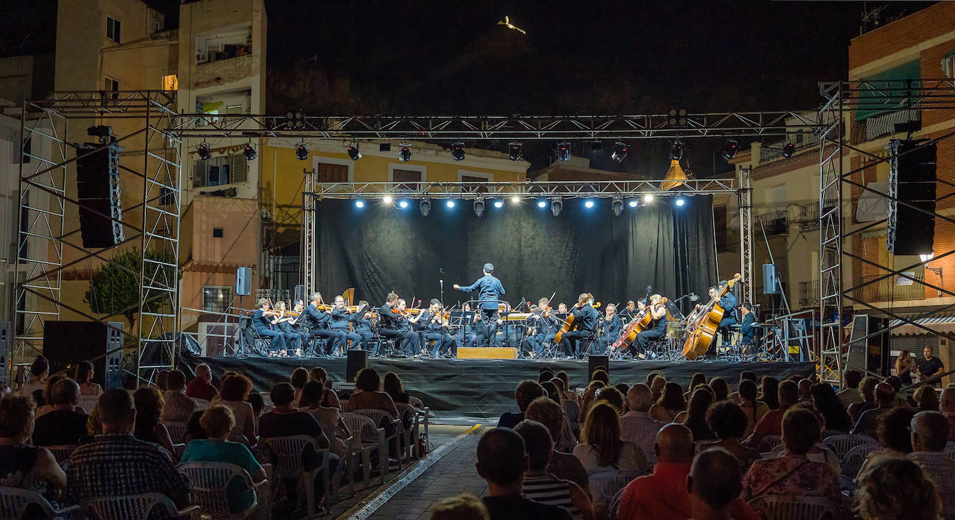 El concierto de la Orquesta Sinfónica en Blanca, en imágenes