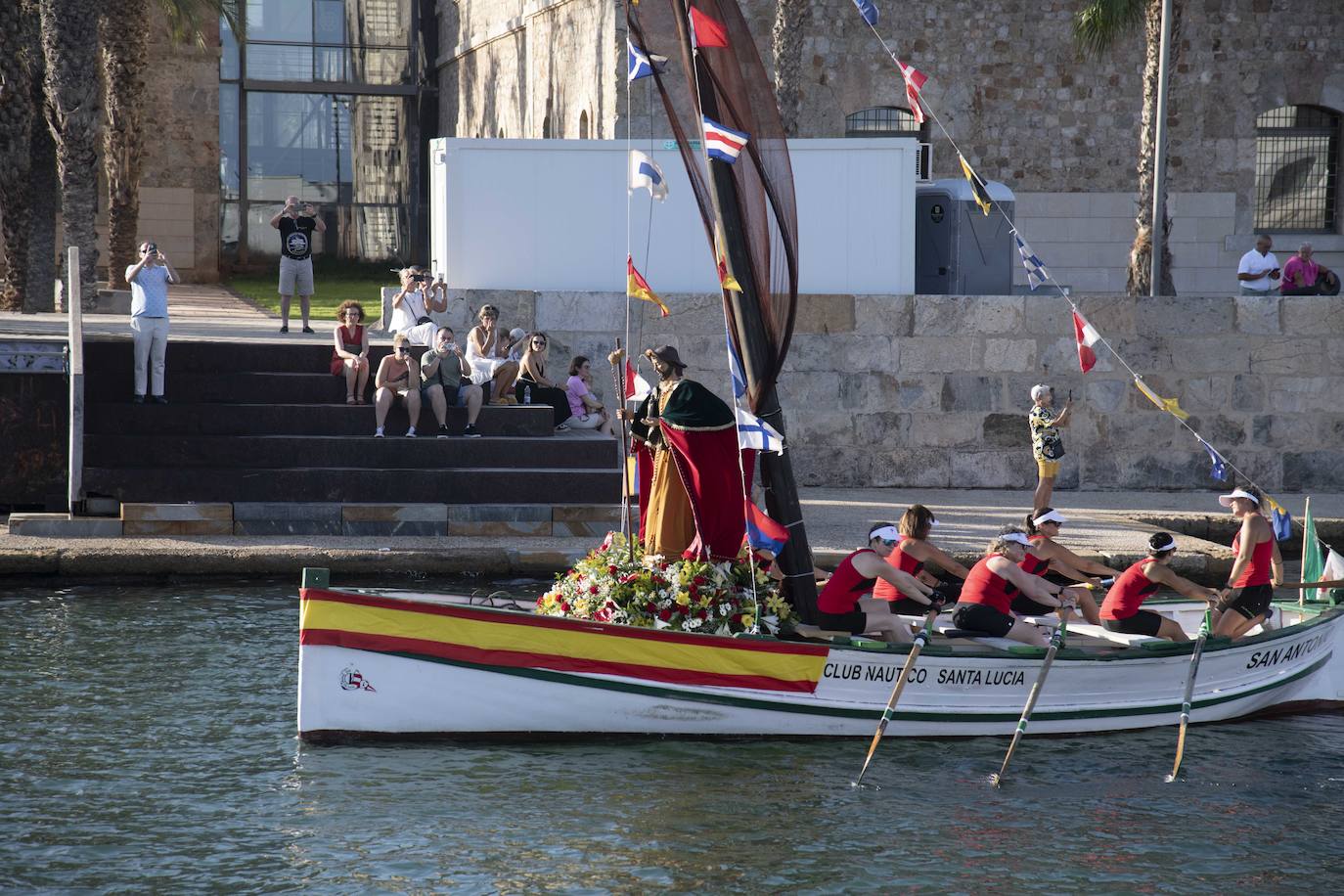 La procesión marinera de Cartagena en honor a Santiago, en imágenes