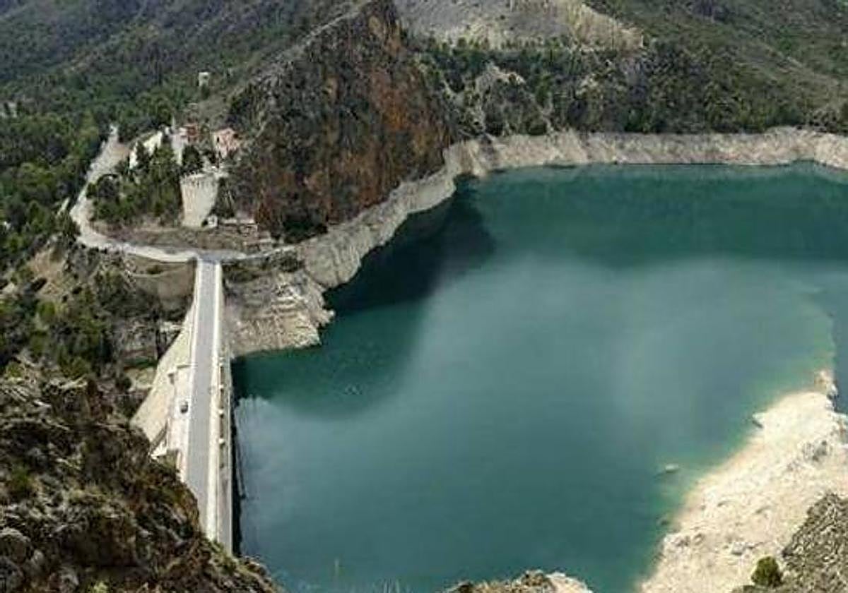 El pantano del Cenajo, en una imagen de archivo.