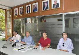 El Comité Ejecutivo de la Agrupación Sardinera, en una reunión celebrada a principios de mes.