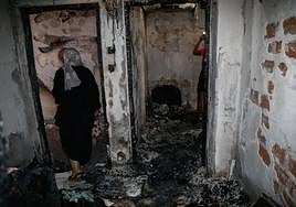 Imagen de una de las habitaciones de la vivienda afectada por el incendio.