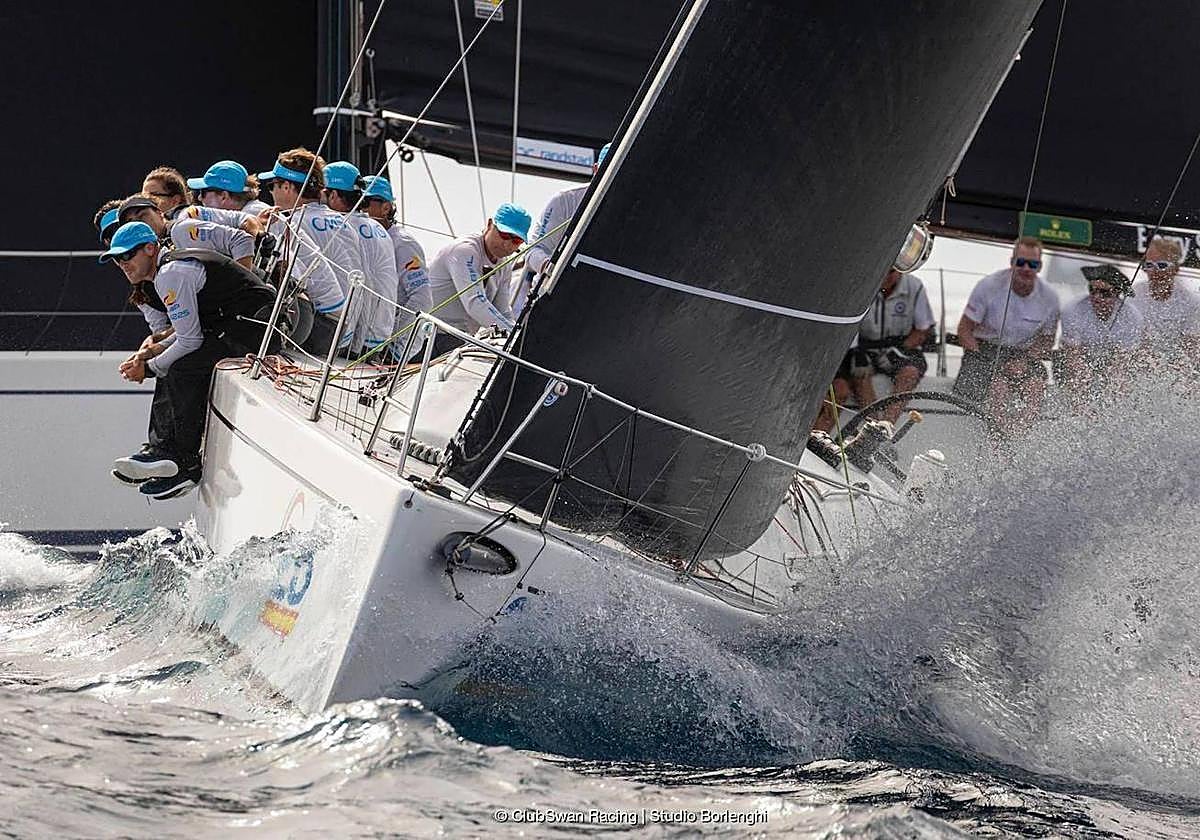 Imagen de archivo de los tripulantes del 'Pez de Abril'