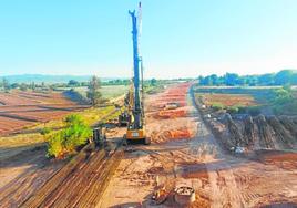 Imagen actual de las obras en el entorno de Los Sifones, tomada desde la circunvalación norte de Totana.