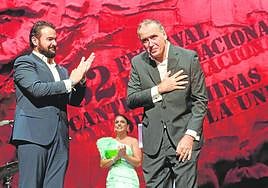 Gonzalo Wandosell, cronista oficial de La Unión, anoche, junto al alcalde en la Catedral del Cante.