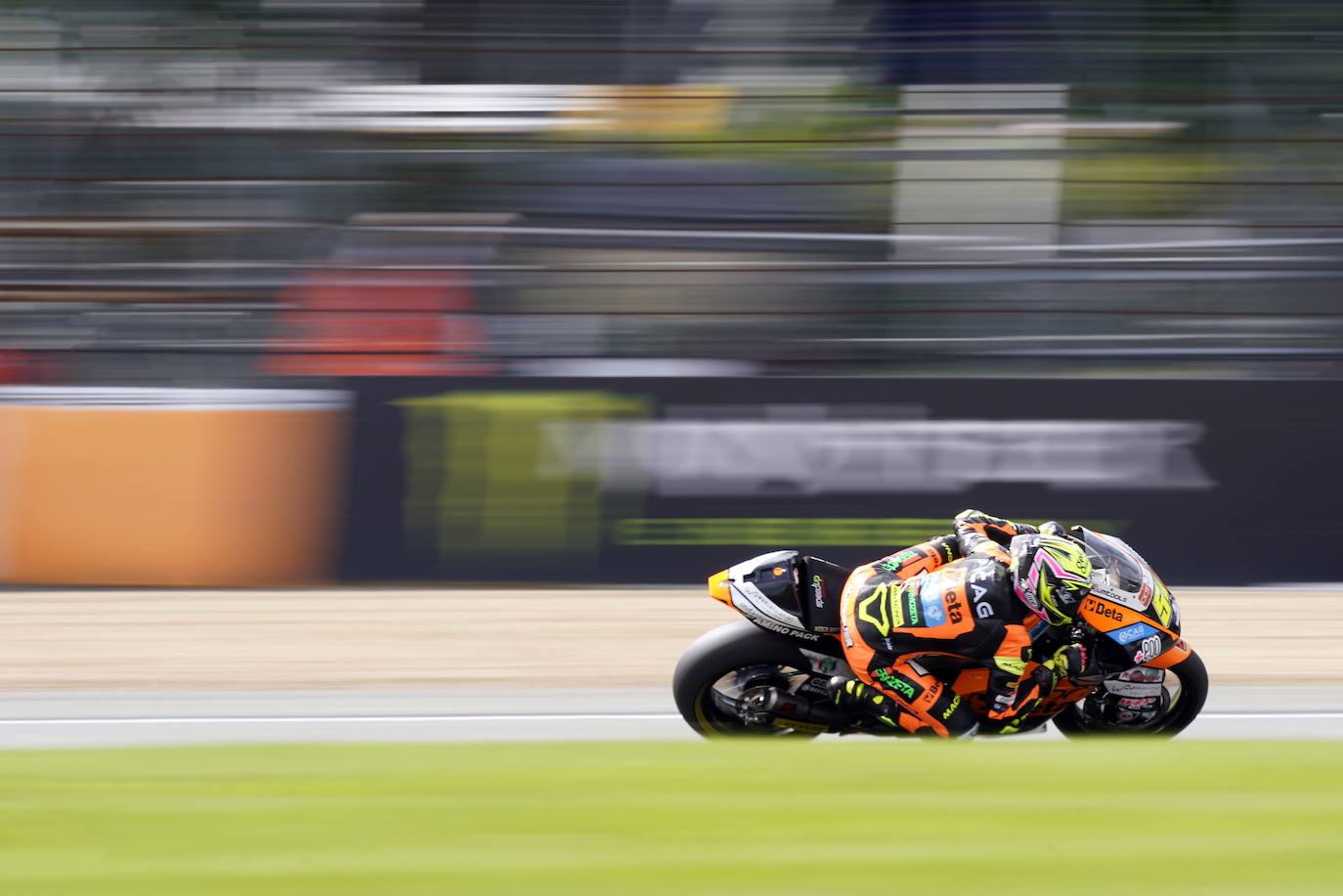 Aldeguer logra su primera victoria en Moto2, en imágenes