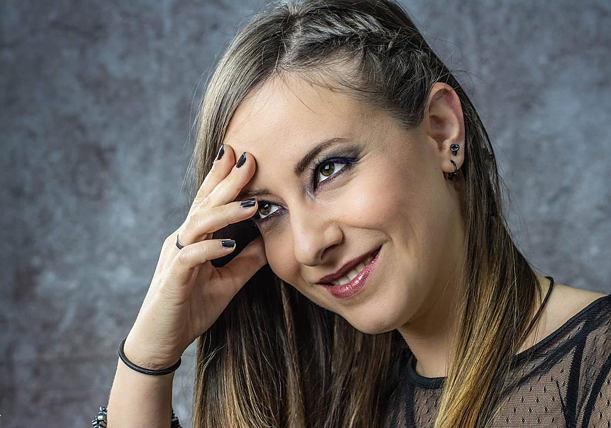 La investigadora Josefa Ros Velasco gesticula en una fotografía de archivo.