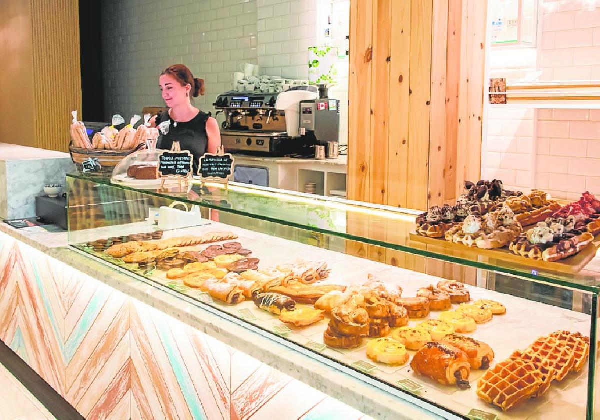 El obrador Coffee and Toffee, en Torrevieja, es el único cien por cien sin gluten de la comarca.